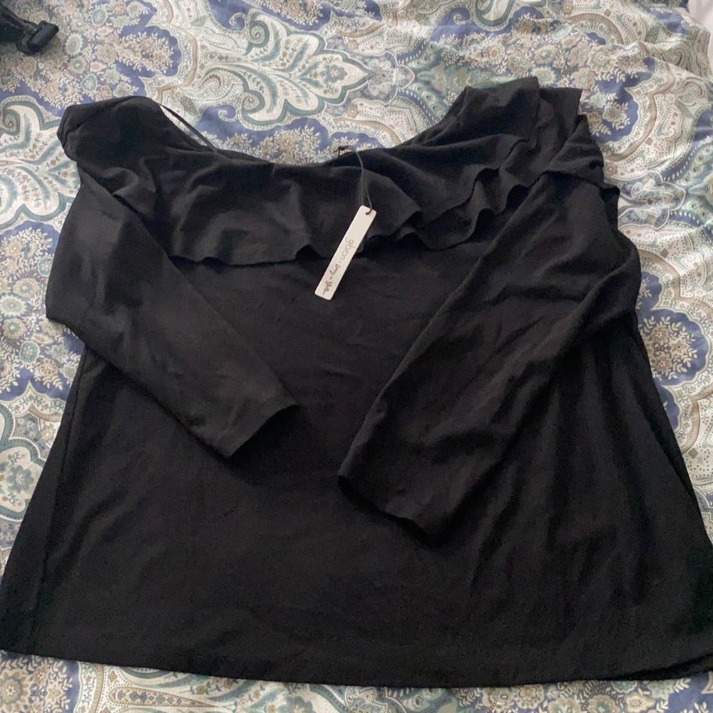 Black Gibson off the shoulder sweater, size 2x
